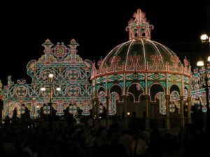 Luminarie_festa_patronale_di_Lecce.jpg